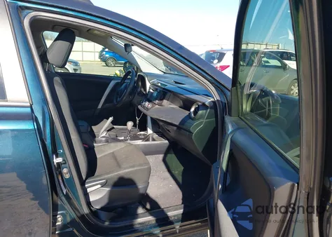 2018 Toyota Rav4 Le z USA, uszkodzony, nr VIN JTMZFREV9JJ167760